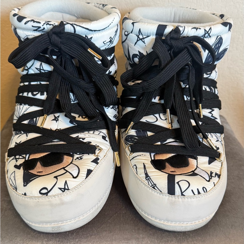 KARL LAGERFELD PARIS Women's Pavan Ikonic Moon Boots